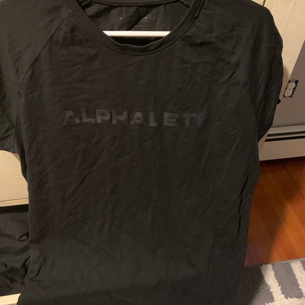 Alphalete t shirt